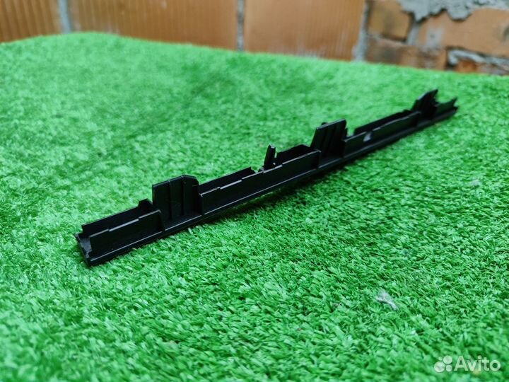 Накладка торпеды средняя Volkswagen Passat B6