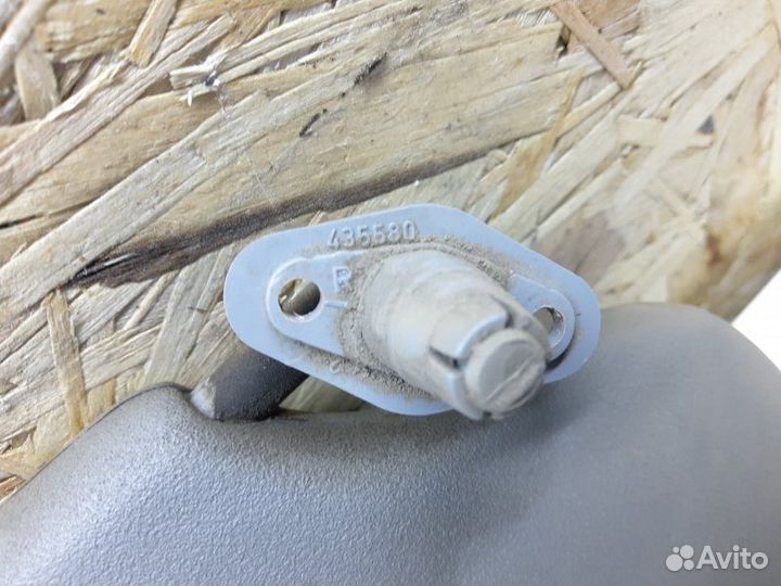 Козырек солнцезащитный правый Volvo 460