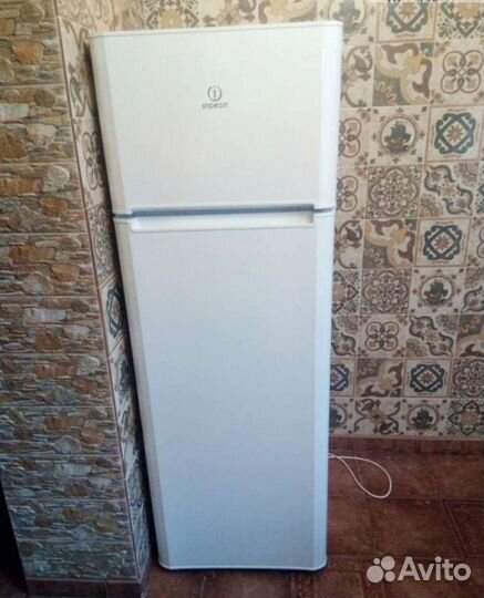 Приличные б/у холодильники