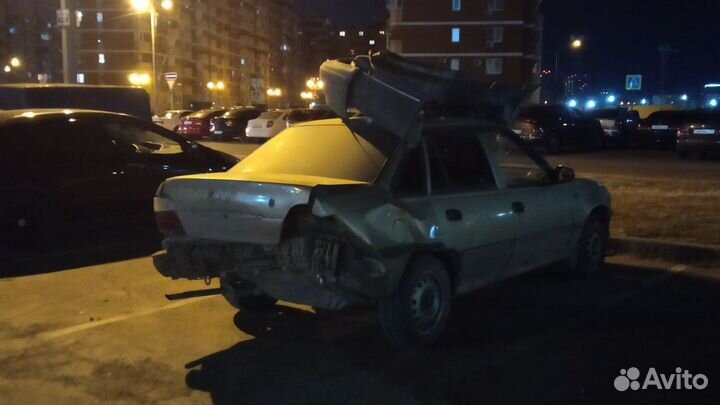 Daewoo Nexia 1.5 МТ, 2006, битый, 200 000 км