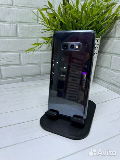 Samsung Galaxy S10e, 8/128 ГБ