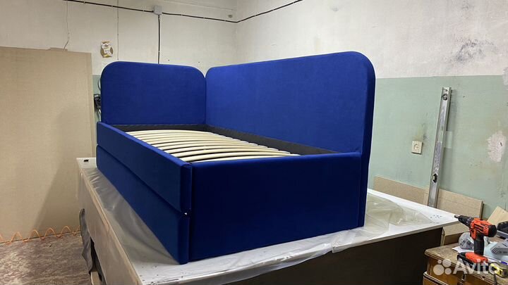 Детская кровать для подростка со спинками