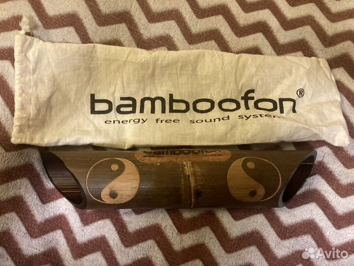 Подставка-колонка для моб тел из бамбука