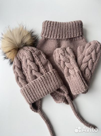 Зимняя шапка снуд манишка варежки новые