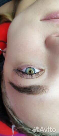 Модель на наращивание ресниц