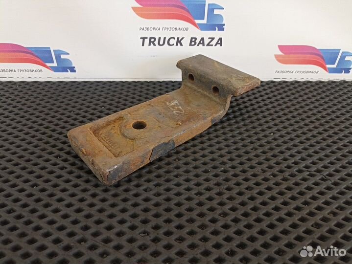 Кронштейн переднего стабилизатора правый