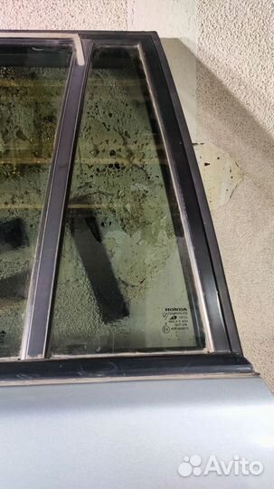 Стекло форточки двери задней левой Honda Pilot I