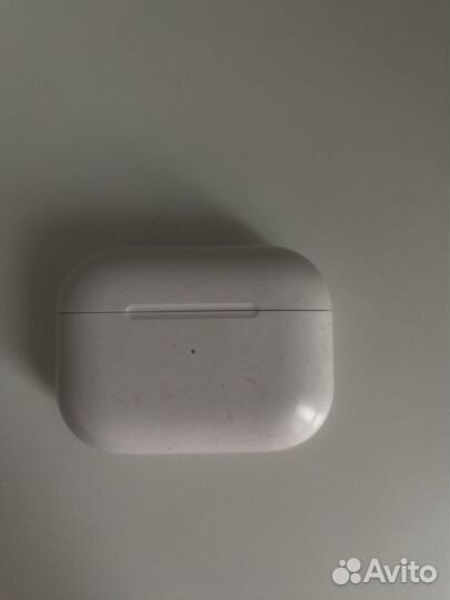Левый наушник apple airpods с кейсом