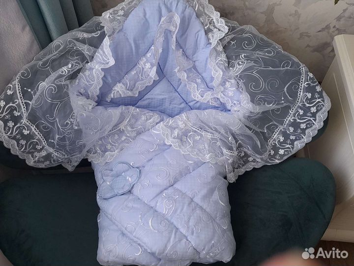 Конверт на выписку очень тёплый, красивый