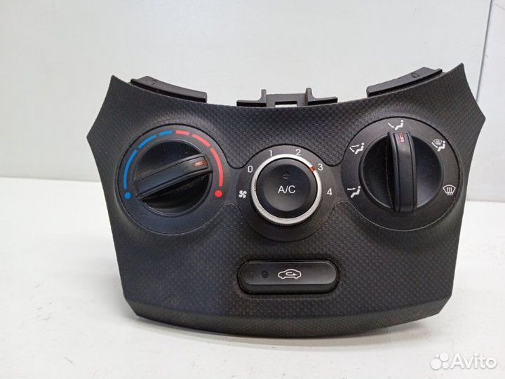 Блок управления отопителем Hyundai Solaris 1