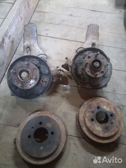 Задние ступицы и барабаны Mitsubishi Carisma 1997