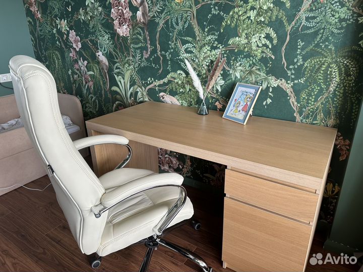 Письменный стол IKEA мальм 140 см