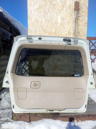 Пятая дверь на Ниссан престиж