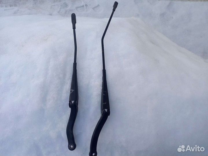 Поводок стеклоочистителя Opel Corsa D