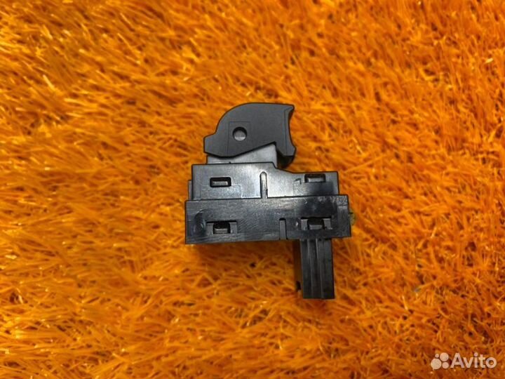 Кнопка стеклоподъемника передняя левая Bmw