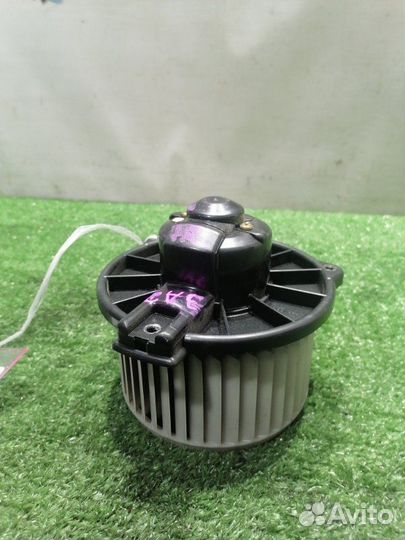 Мотор печки задний Mitsubishi Grandis NA4W 4G69