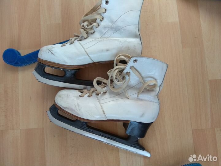 Коньки женские фигурные 35 размер