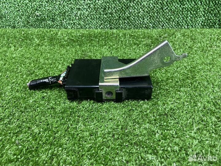 Электронный блок toyota voxy ZWR80 2ZR-FXE 2016