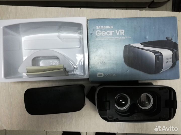 Очки виртуальной реальности samsung Gear VR (R322)