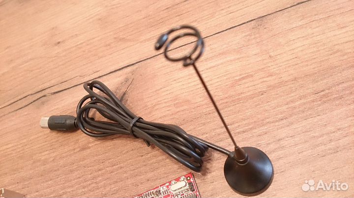 Тв-тюнер (DVB-T) 210SE, ловит Fm и TV, отправлю