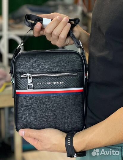 Сумка через плечо Tommy – выделяйся из толпы