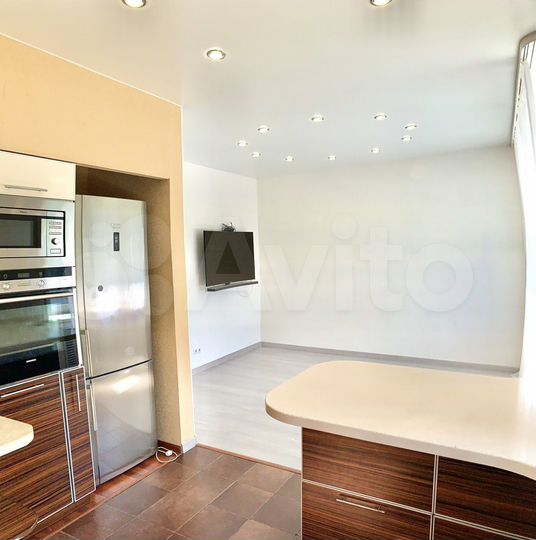 2-к. квартира, 55 м², 2/4 эт.