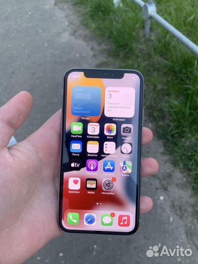 iPhone X, 64 ГБ