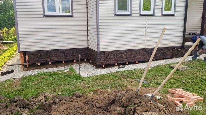 Бригада строителей