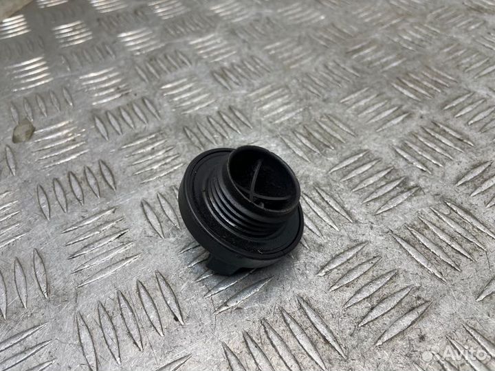 Крышка маслозаливной горловины Toyota Camry V40
