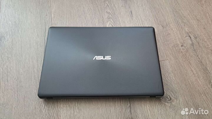 Ноутбук asus X550C/ i5/ GTX 720- 2Gb