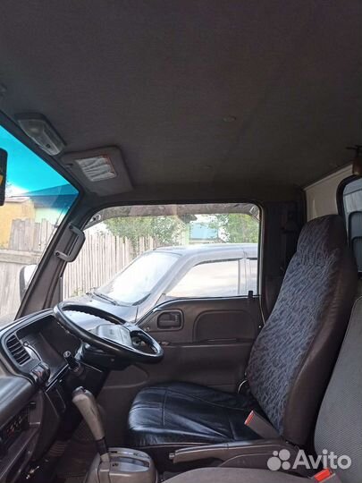 Isuzu Elf (N-series), 2000