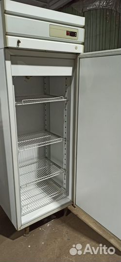 Холодильный шкаф