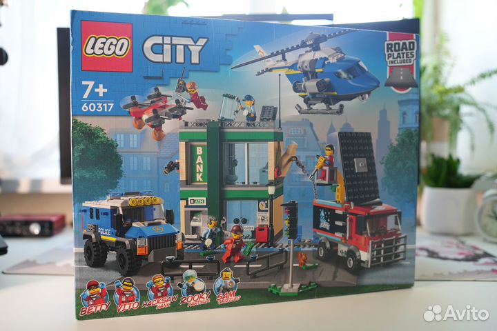 Новый Lego City Полицейская погоня в банке 60317