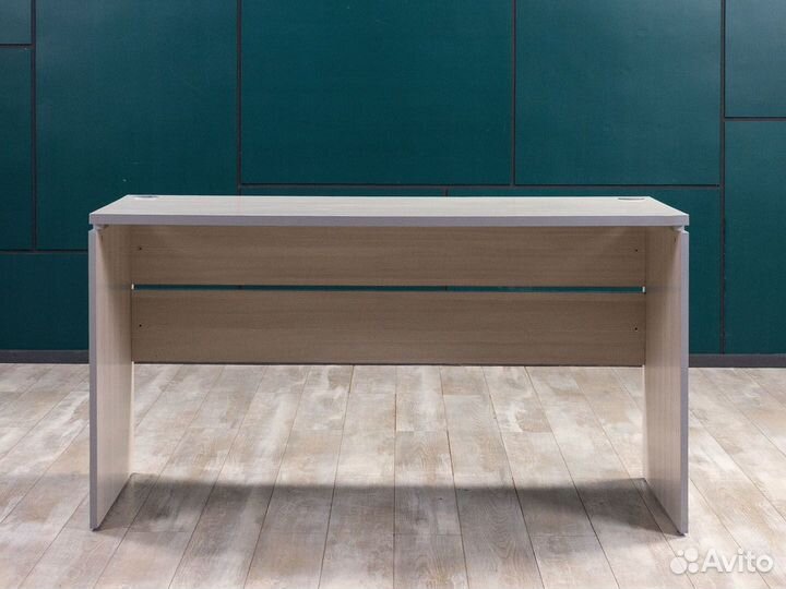 Офисный стол для менеджера