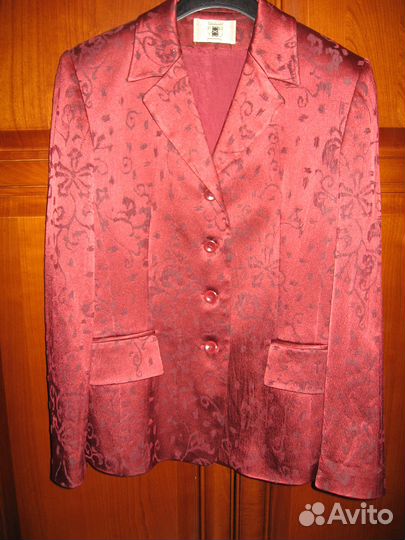 Малиновый пиджак Германия