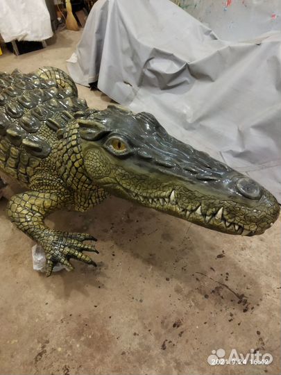 Продам реалистичную скульптуру крокодила - 3м