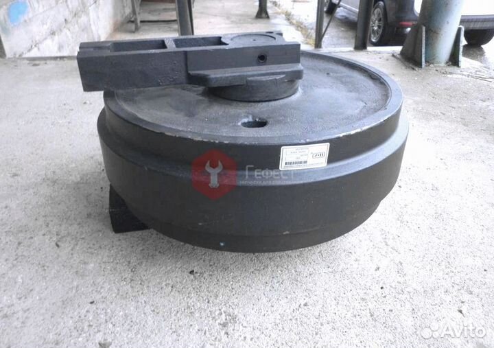 Колесо направляющее Hitachi ZX330 9099137