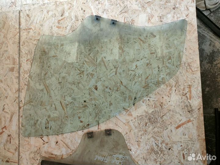 Стекло Renault Logan 1