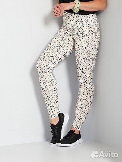 Нивый фитнес костюм, размер M