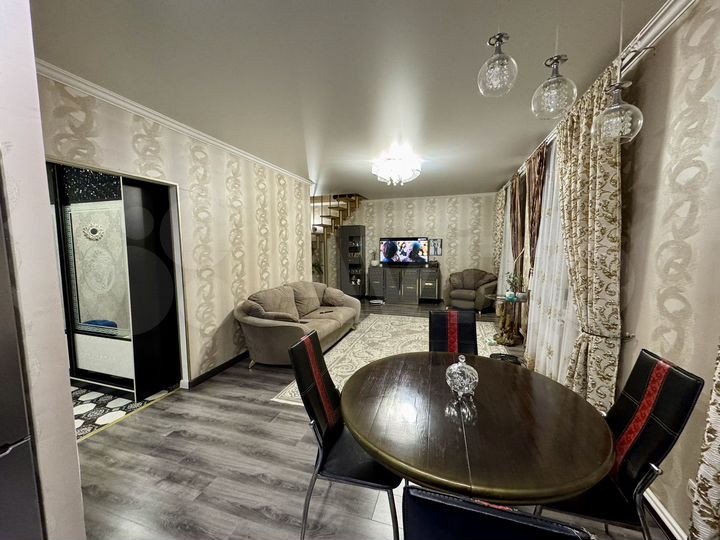 3-к. квартира, 100 м², 3/3 эт.