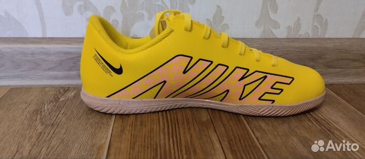 Футзалки Nike mercurial новые