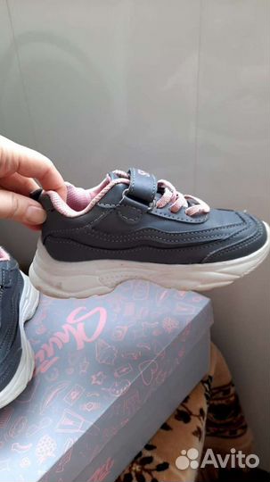 Кроссовки для девочки