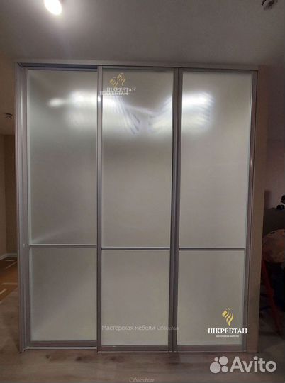 Стеклянная перегородка