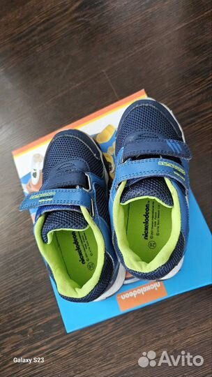 Кроссовки 26р