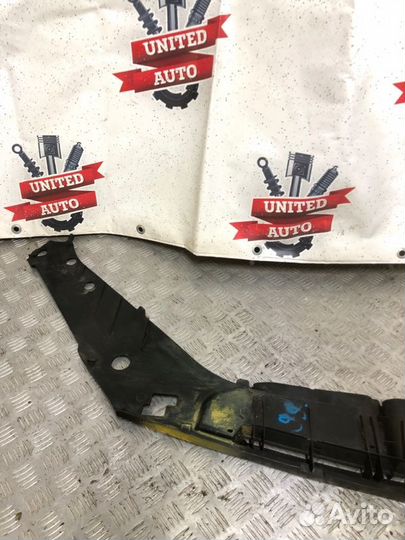 Накладка радиатора Mercedes Gle-Class W292 642.826