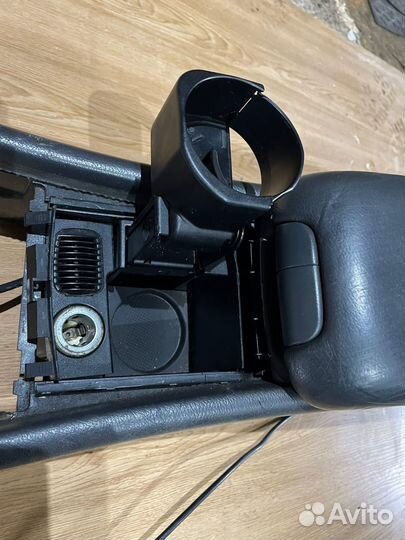 Мерседес w203 купе центральная консоль подлокотник