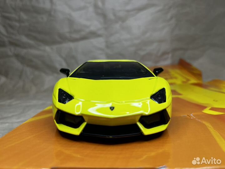 Lamborghini Avenrador LP 700-4 1/24 Maisto Design