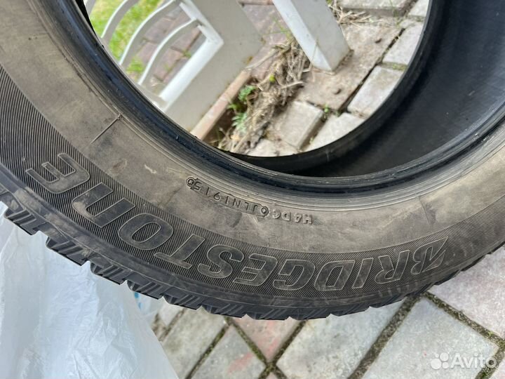 Bridgestone Blizzak Spike-01 235/60 R18