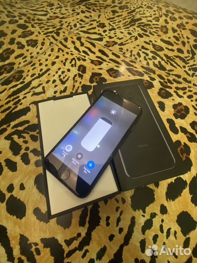 iPhone 8, 256 ГБ