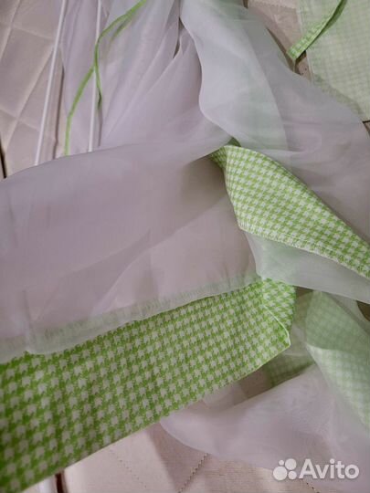 Набор в детскую кроватку с балдахином и держателем